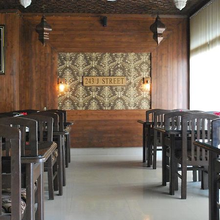 Kaisar Hotel Srīnagar Екстериор снимка