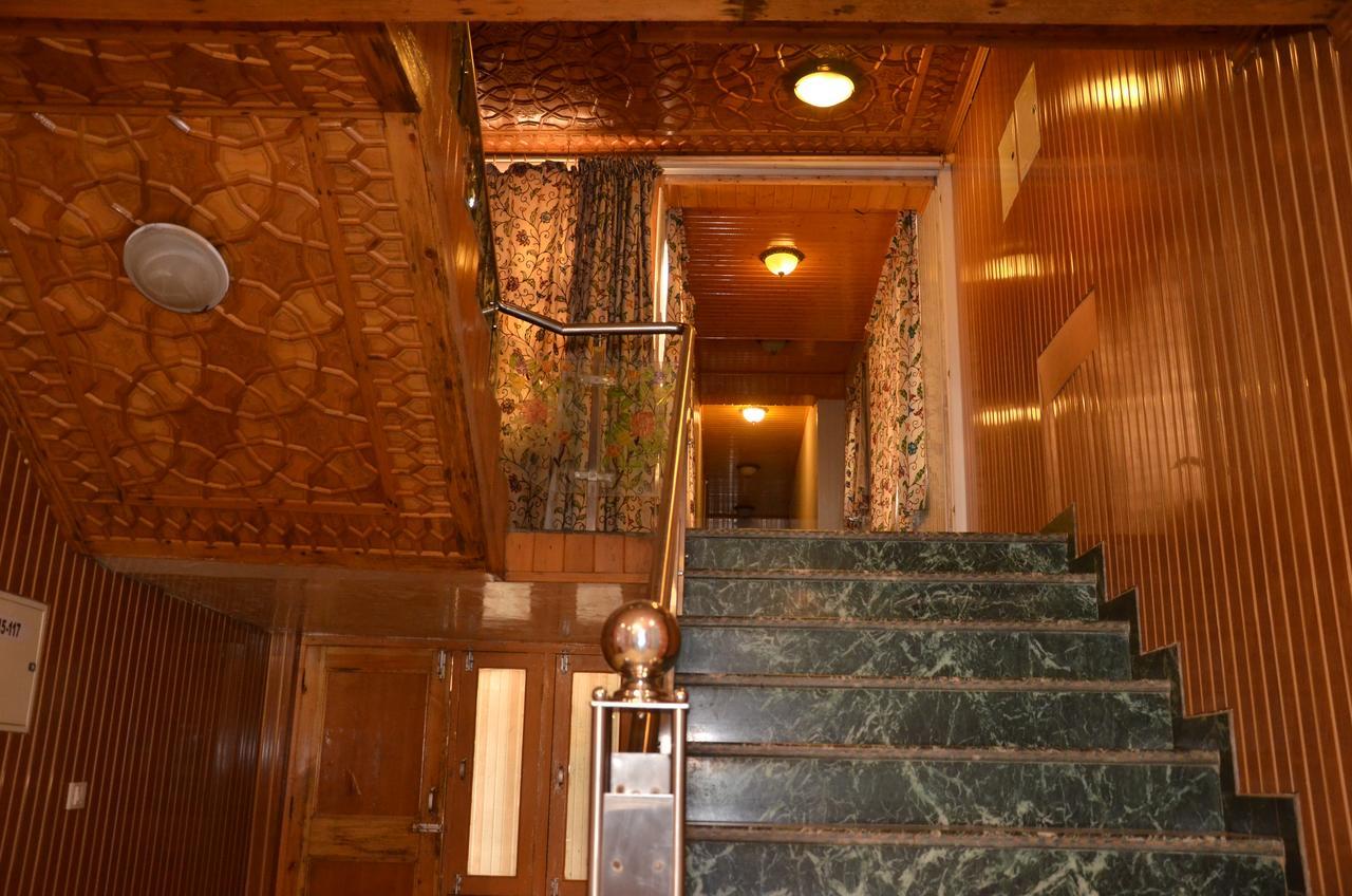 Kaisar Hotel Srīnagar Екстериор снимка