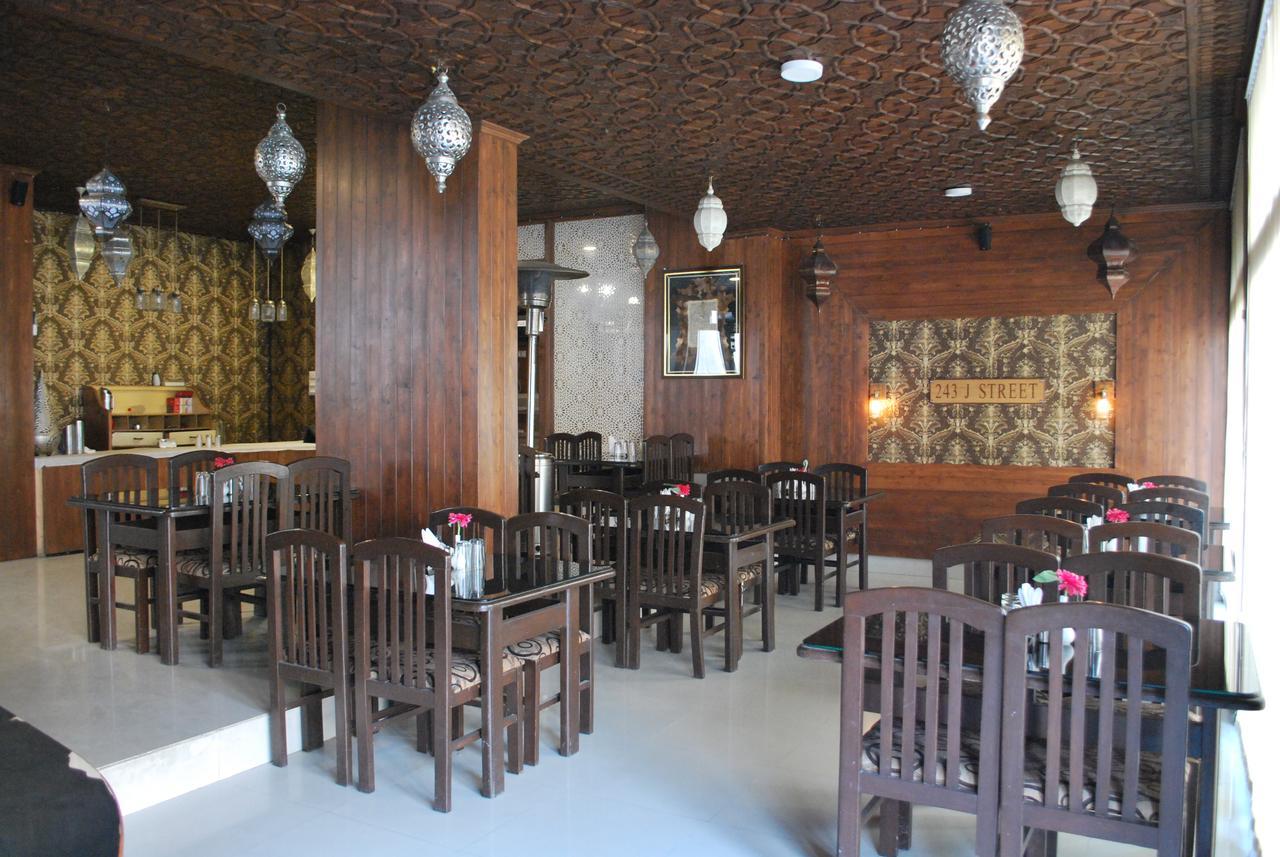 Kaisar Hotel Srīnagar Екстериор снимка