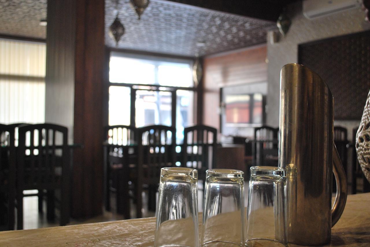 Kaisar Hotel Srīnagar Екстериор снимка