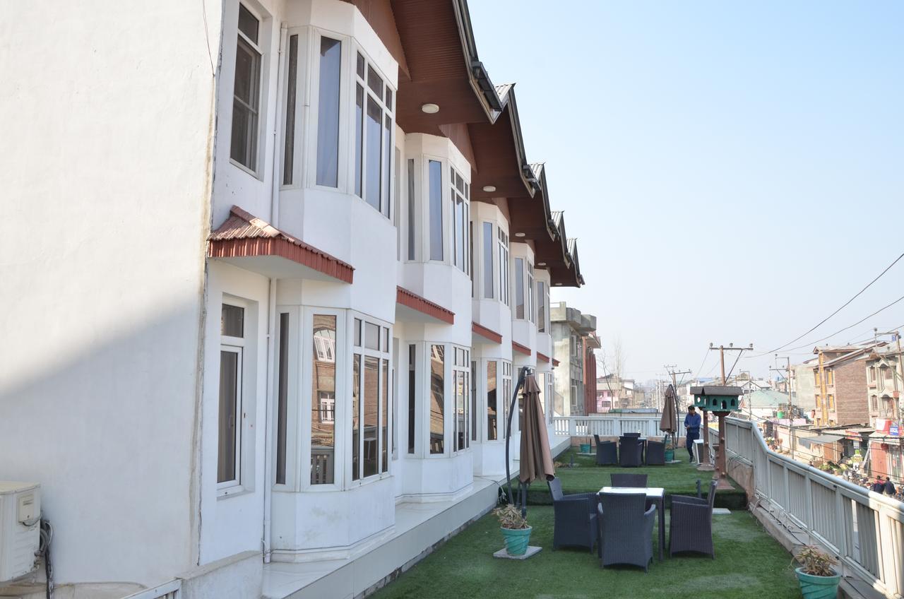 Kaisar Hotel Srīnagar Екстериор снимка