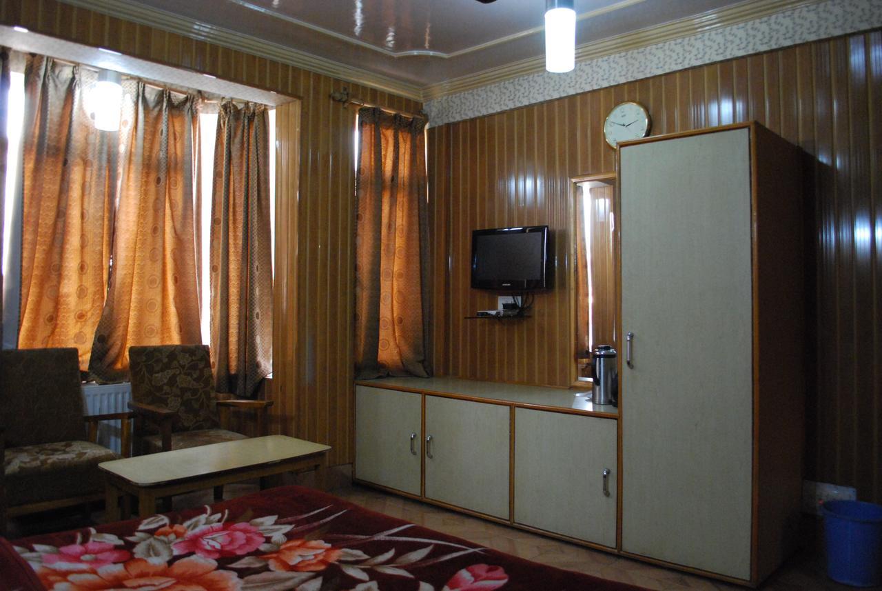 Kaisar Hotel Srīnagar Екстериор снимка