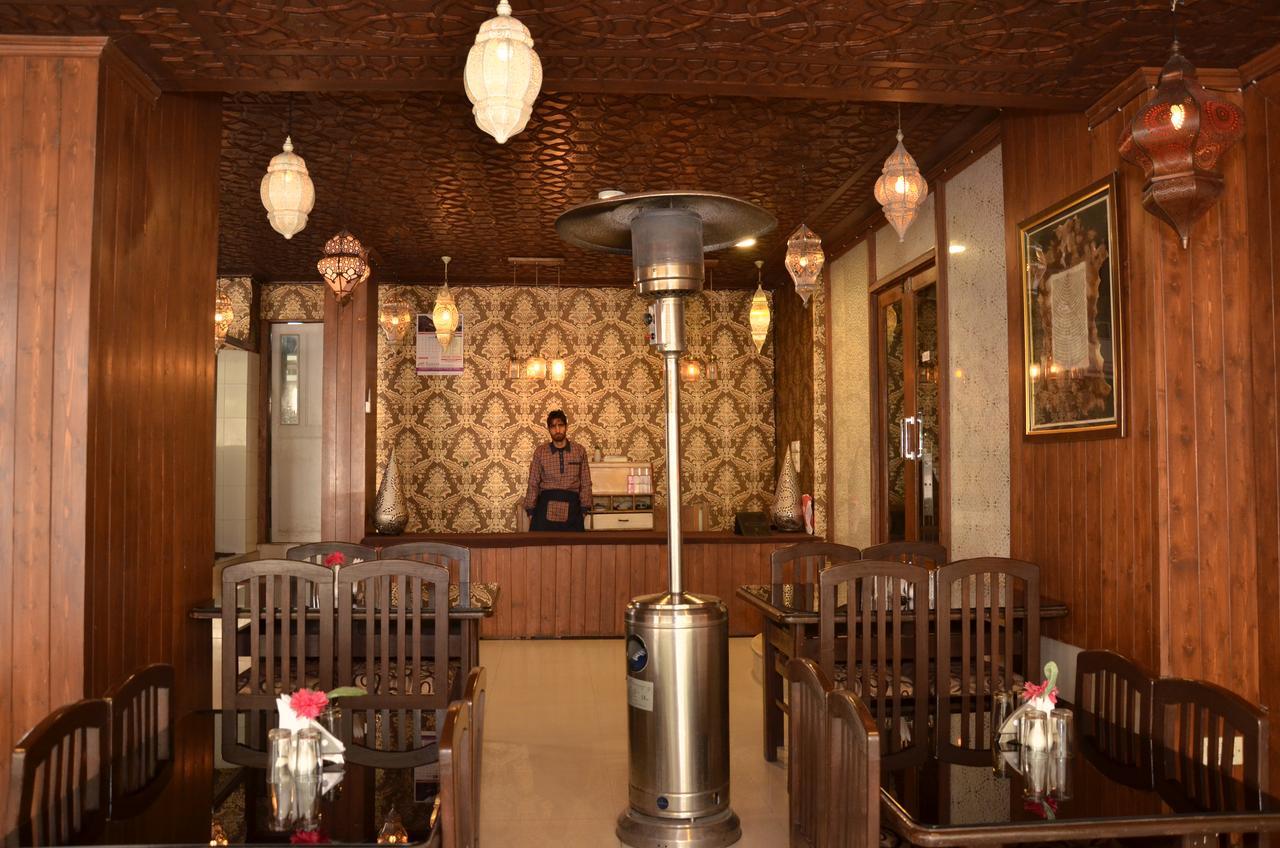 Kaisar Hotel Srīnagar Екстериор снимка