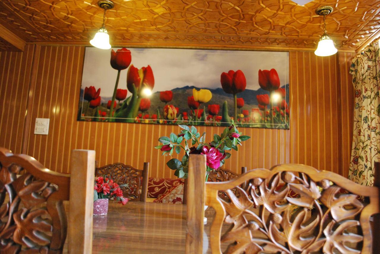 Kaisar Hotel Srīnagar Екстериор снимка